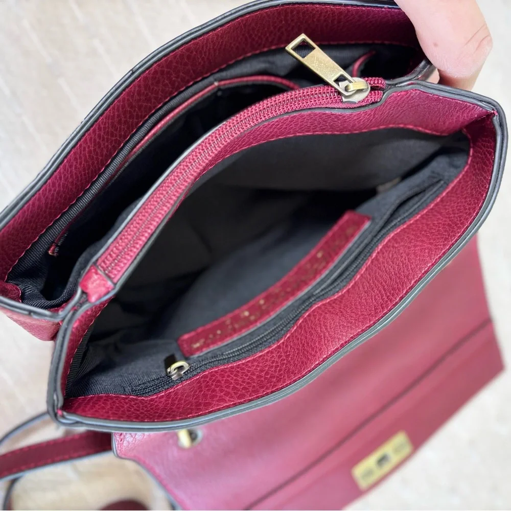 SR‎ Squared by Sondra Roberts Crossbody Burgundy Bag